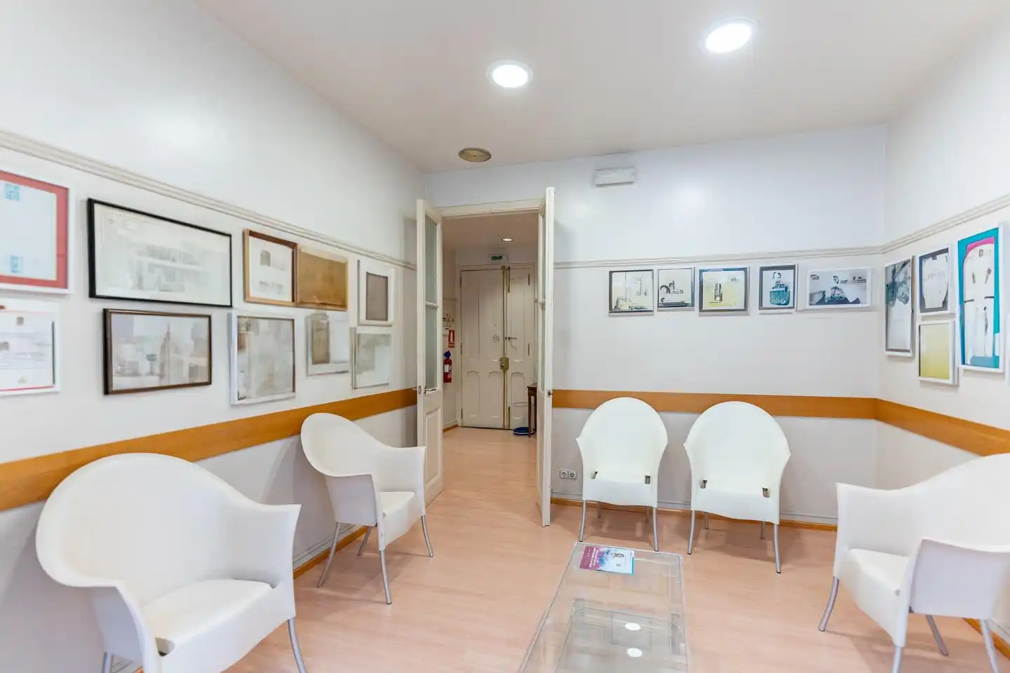 Oficina de lloguer en Gijón  amb Calefacció i Moblat