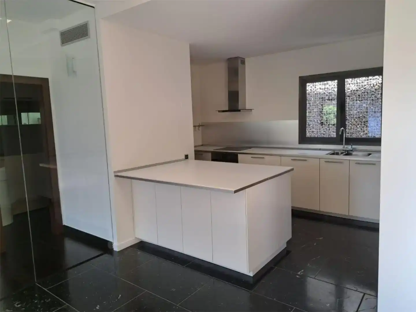 Cuina de Casa o xalet en venda en Santa Brígida amb Aire condicionat, Jardí privat i Parquet