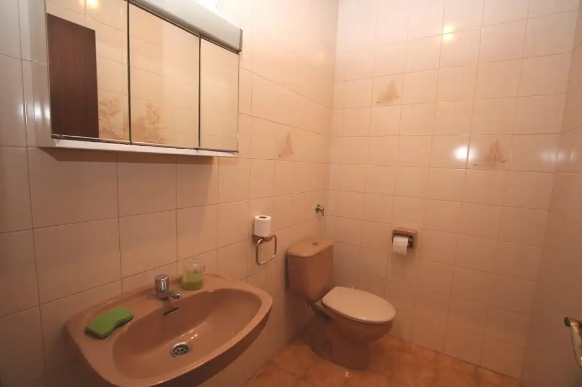 Bany de Oficina en venda en Sant Vicenç Dels Horts amb Aire condicionat