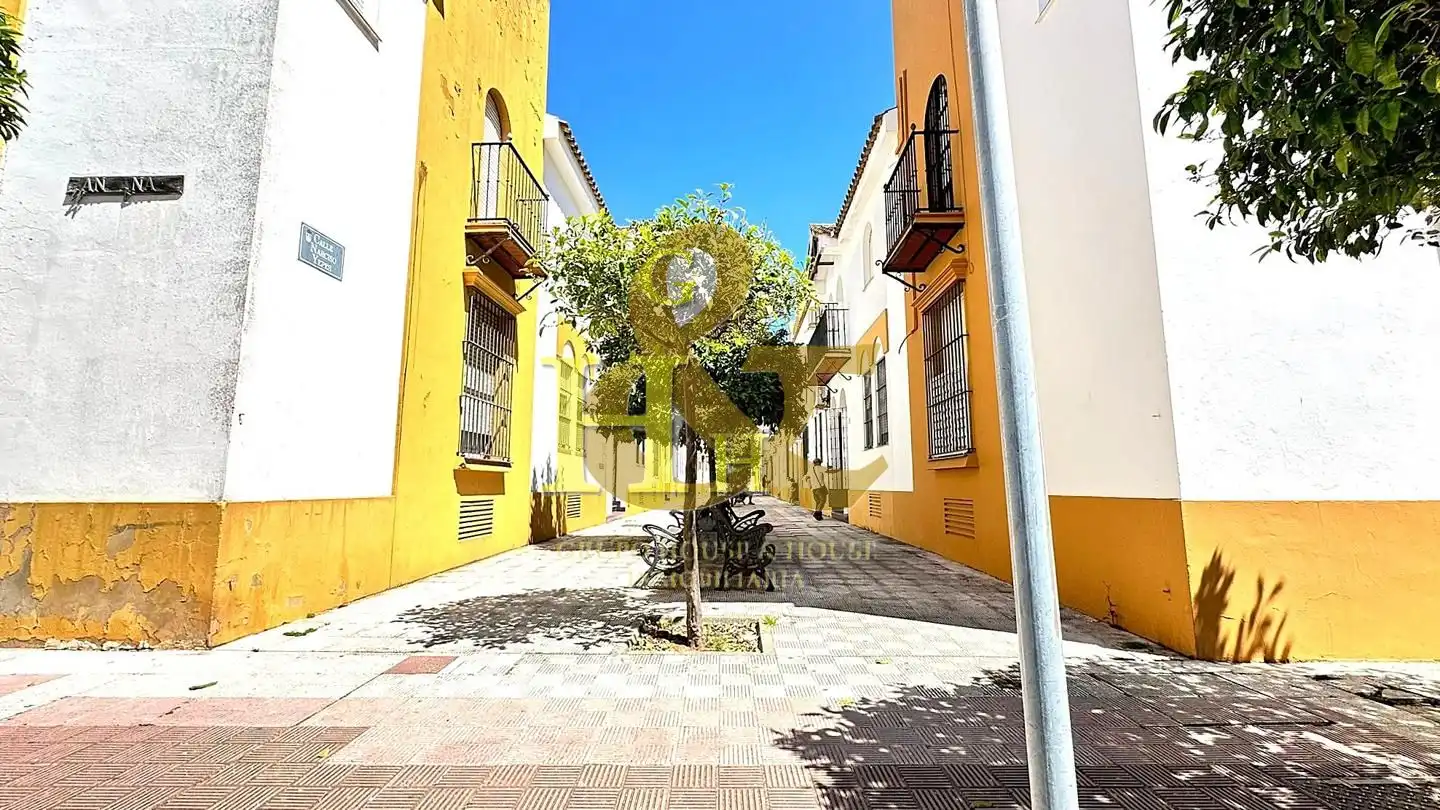 Exterior view of Detached homes for sale in Sanlúcar de Barrameda  with Air Conditioner, Terrace and Storage room
