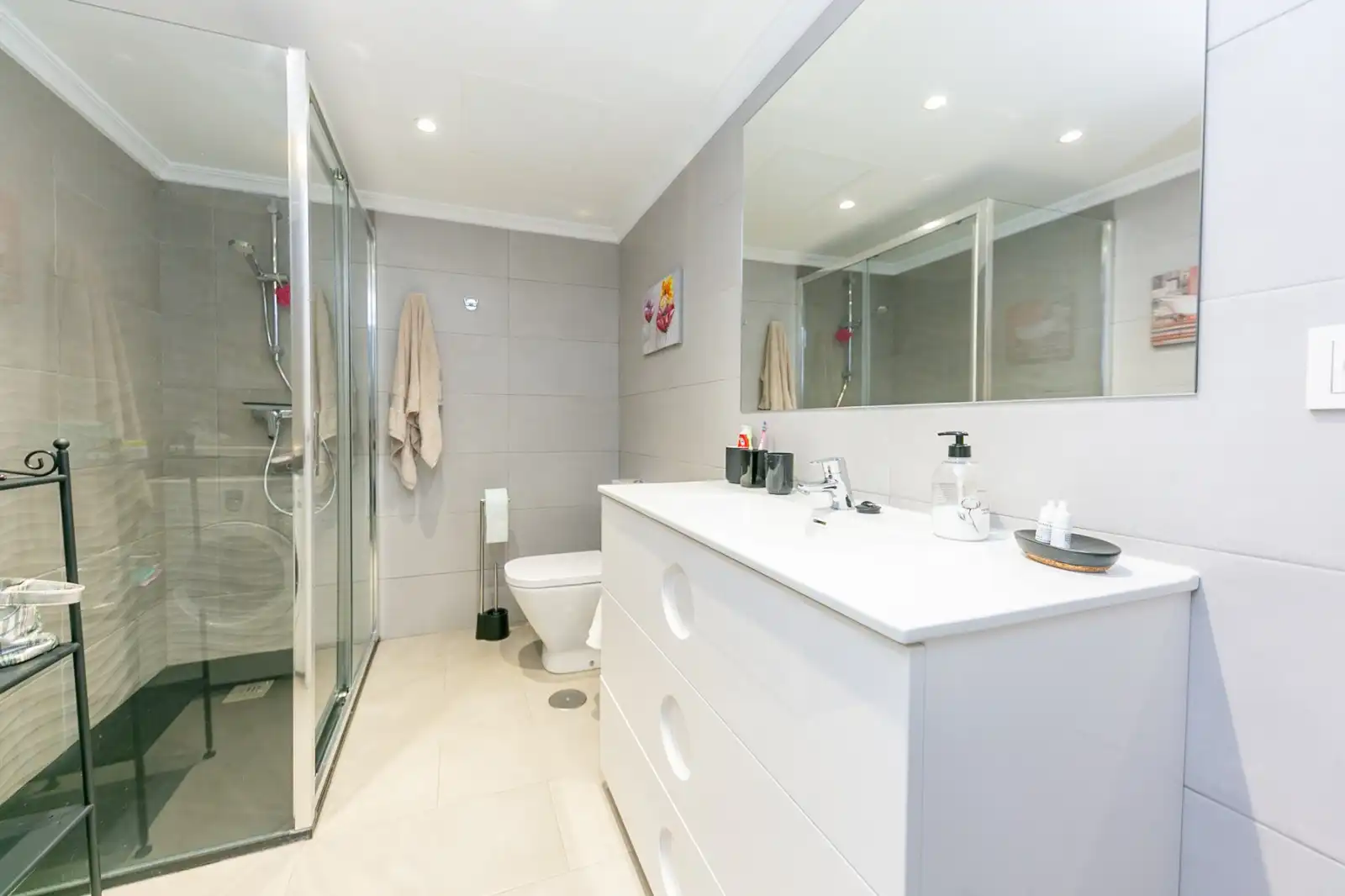 Badezimmer von Dachboden zur Miete in Fuengirola mit Klimaanlage, Terrasse und Möbliert