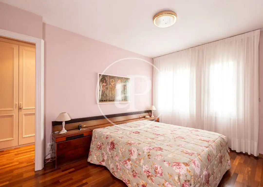 Dormitori de Casa adosada en venda en Sabadell amb Aire condicionat, Calefacció i Jardí privat
