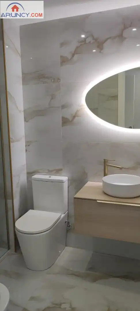 Baño de Piso de alquiler en Montequinto con Aire acondicionado, Calefacción y Jardín privado