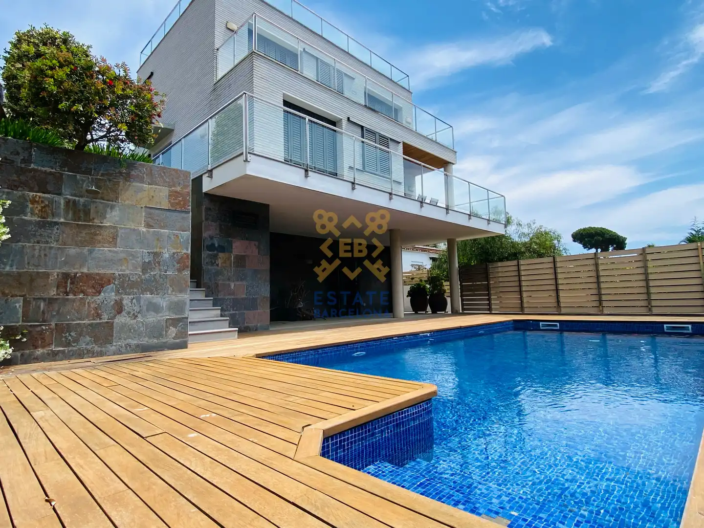 Casa amb piscina en venda a Carrer Noruega, imagen 2