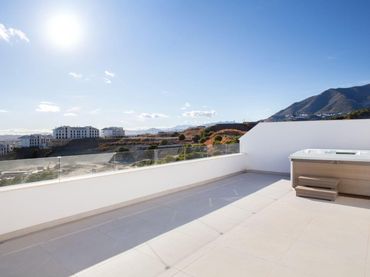 Ático con piscina en venta en Las Gaviotas  - Carvajal