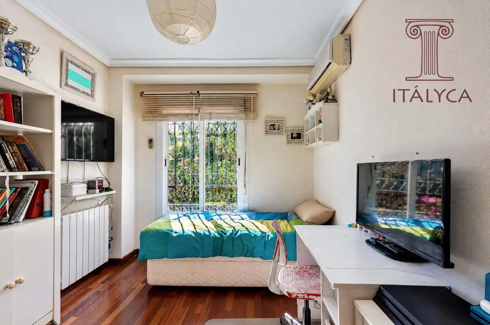 Casa aparellada amb terrassa en venda a Avenida Avenida Clara Campoamor, imagen 86