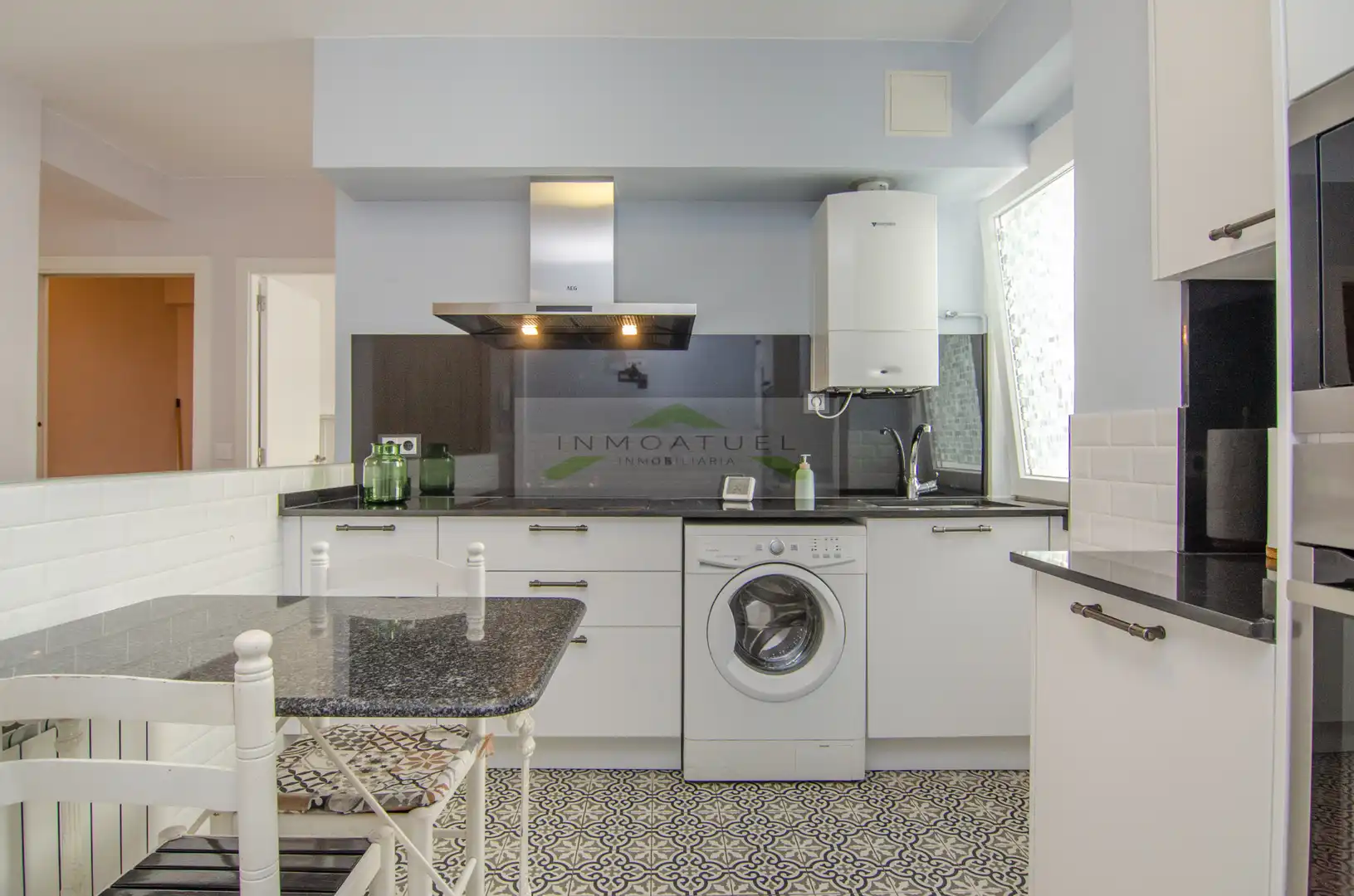 Küche von Wohnung zum Verkauf in A Coruña Capital  mit Heizung, Ofen und Waschmaschine