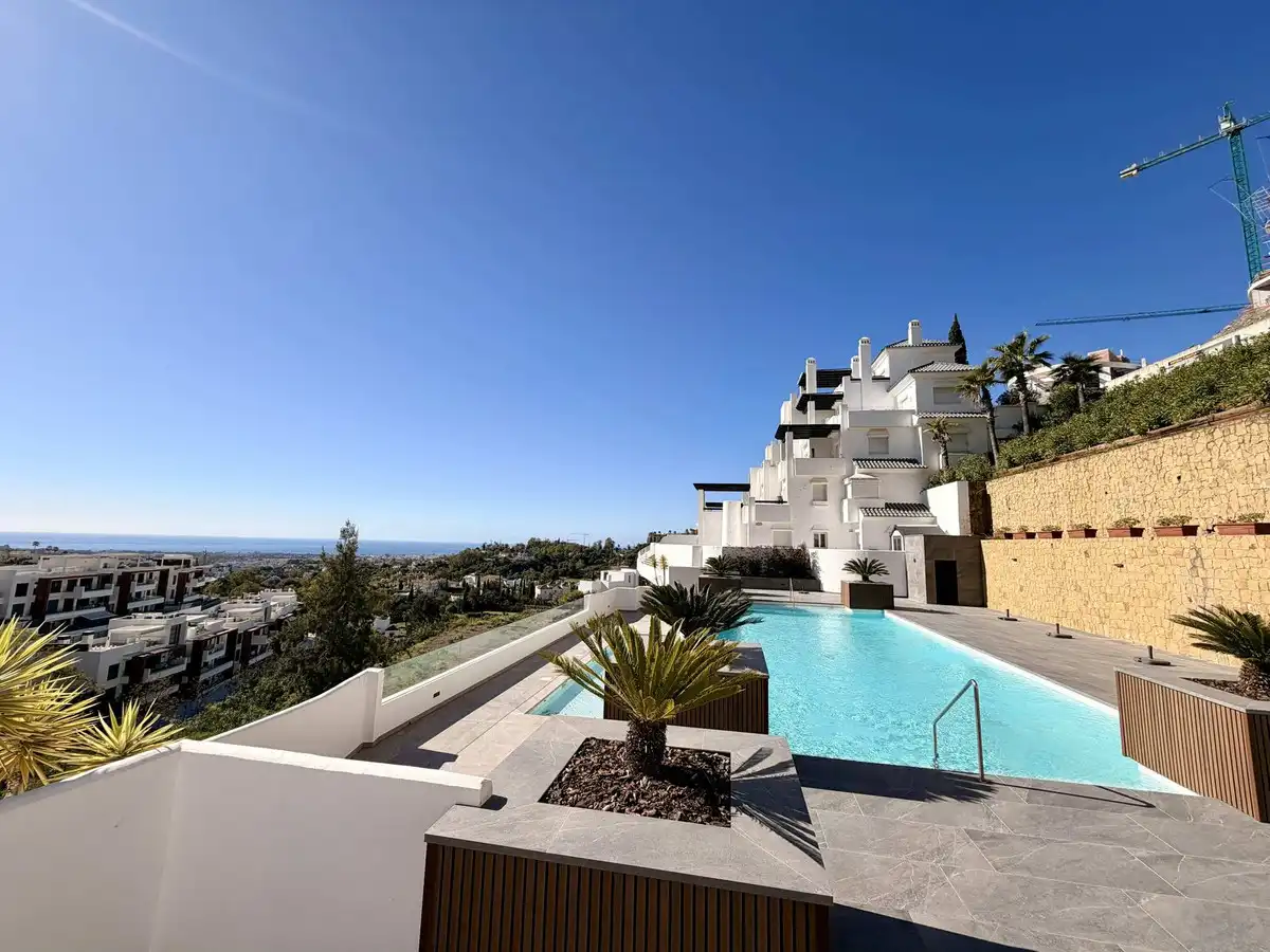 Vista exterior de Piso en venta en Benahavís con Aire acondicionado y Terraza