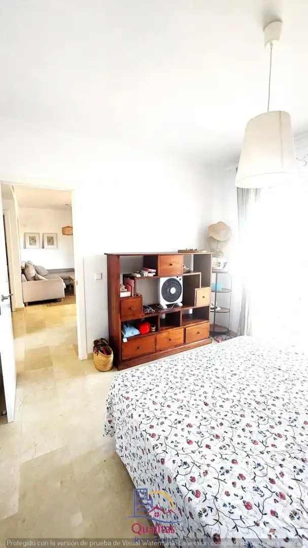 Schlafzimmer von Dachboden zur Miete in Oliva mit Klimaanlage, Heizung und Privatgarten