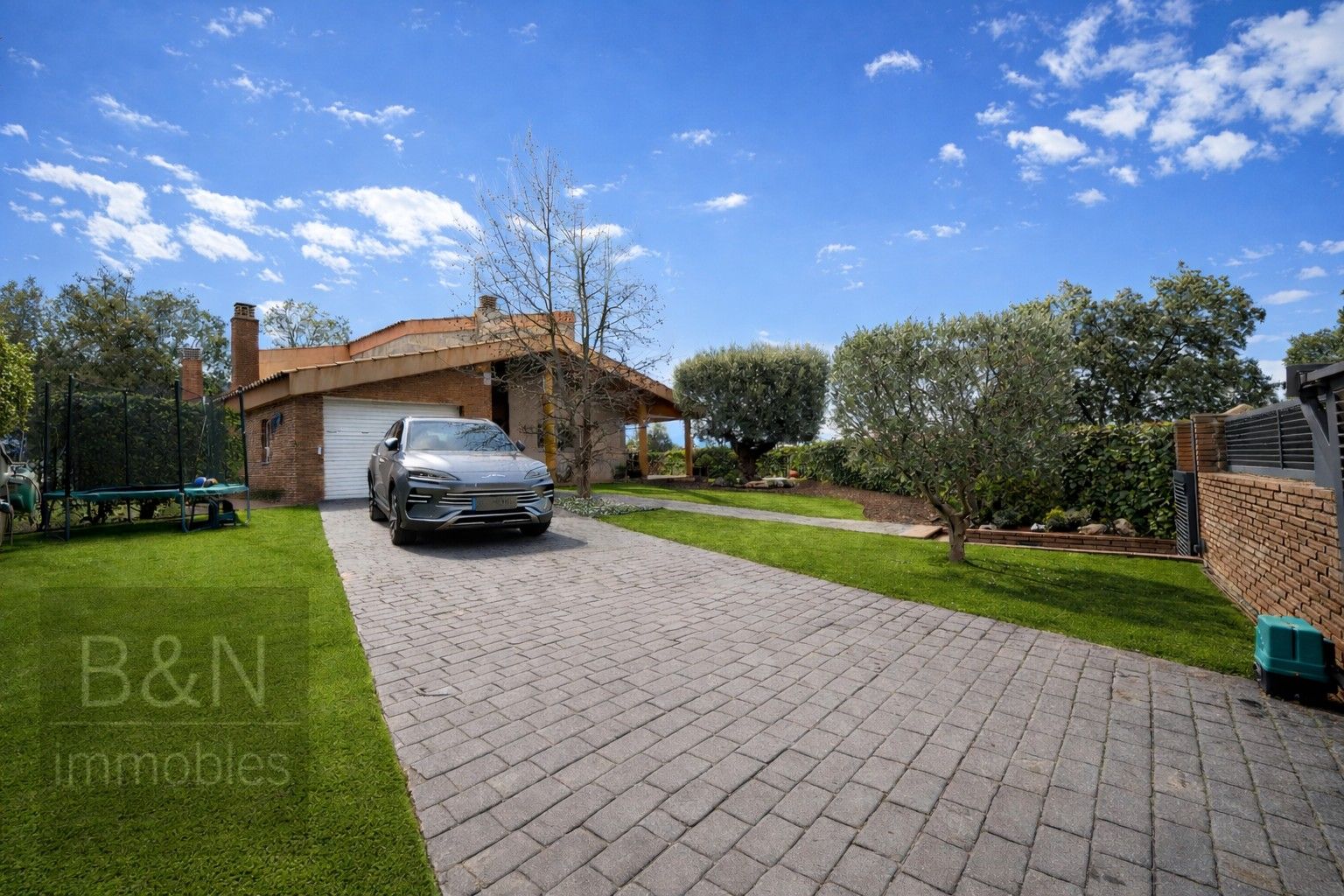 Vista exterior de Casa o xalet en venda en Matadepera amb Aire condicionat, Calefacció i Terrassa