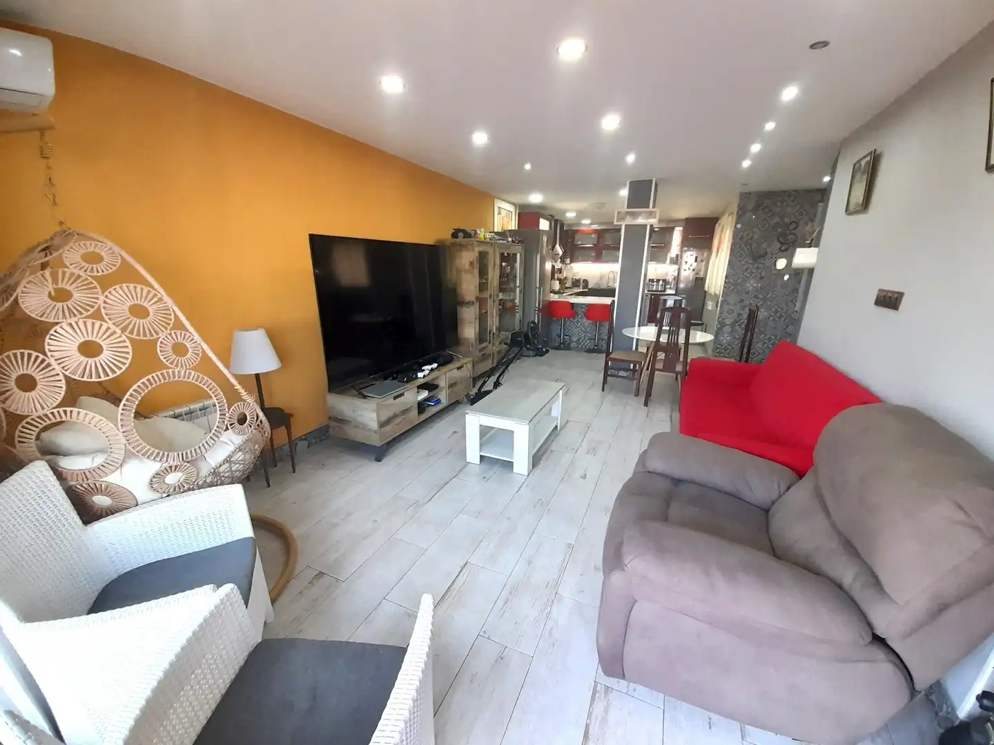 Sala de estar de Ático en venta en El Prat de Llobregat con Calefacción y Horno