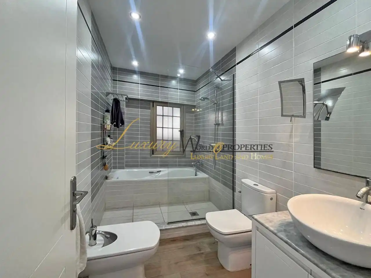Bany de Casa o xalet en venda en Santiago del Teide amb Aire condicionat, Terrassa i Piscina