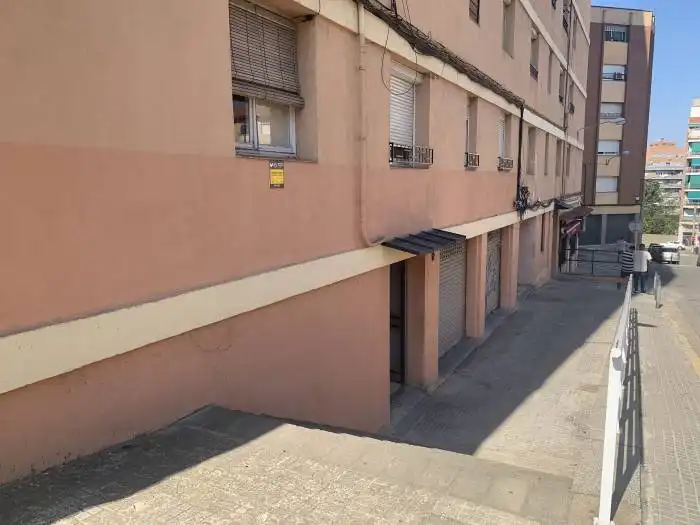 Vista exterior de Piso en venta en Rubí