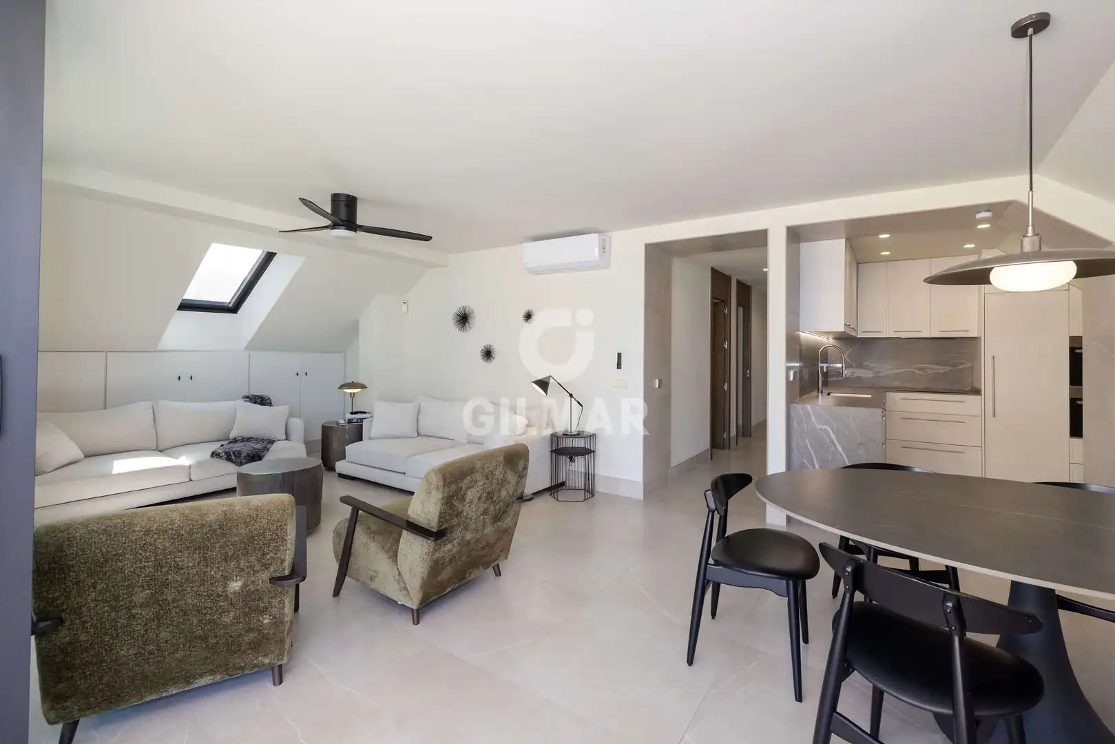 Vista exterior de Àtic en venda en Fuengirola amb Calefacció, Jardí privat i Traster