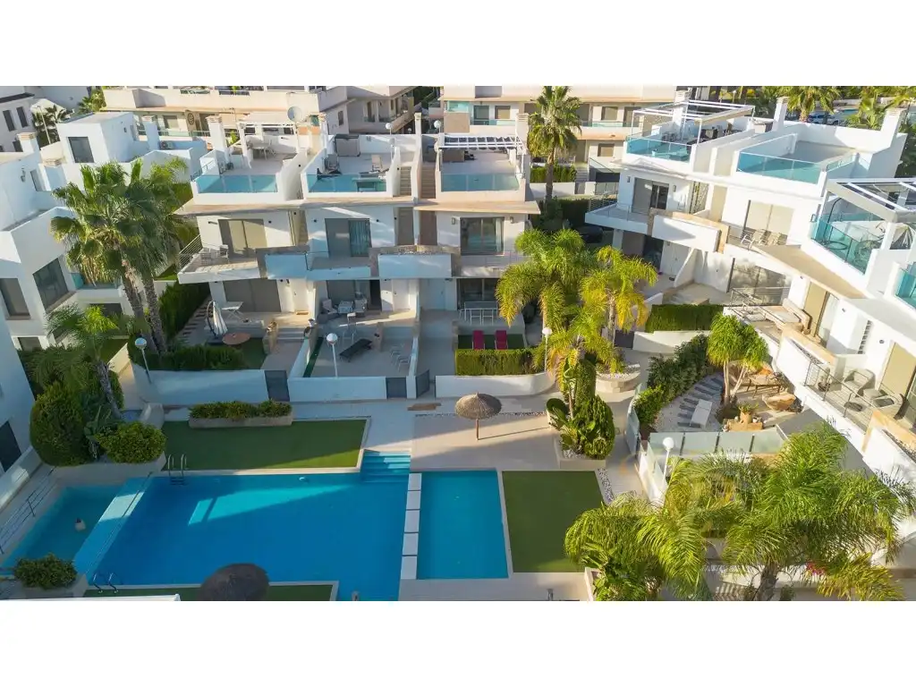 Adosado con piscina en venta en Avenida Almeria De, imagen 8