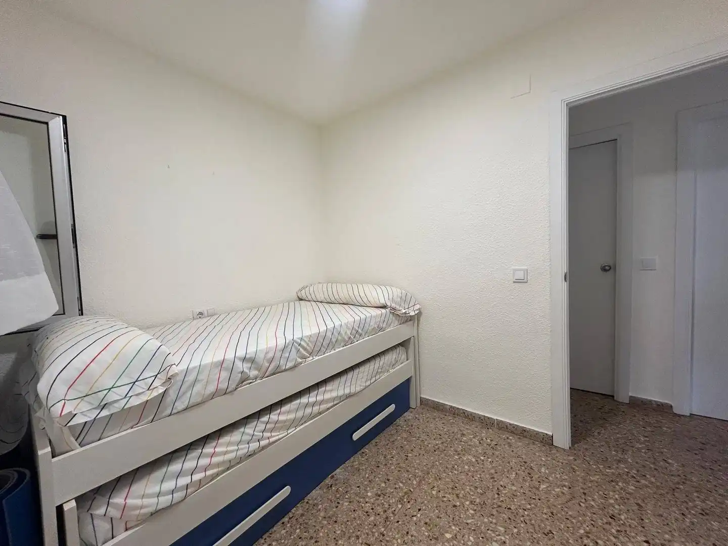 Dormitori de Apartament de lloguer en La Pobla de Farnals amb Moblat i Piscina comunitària