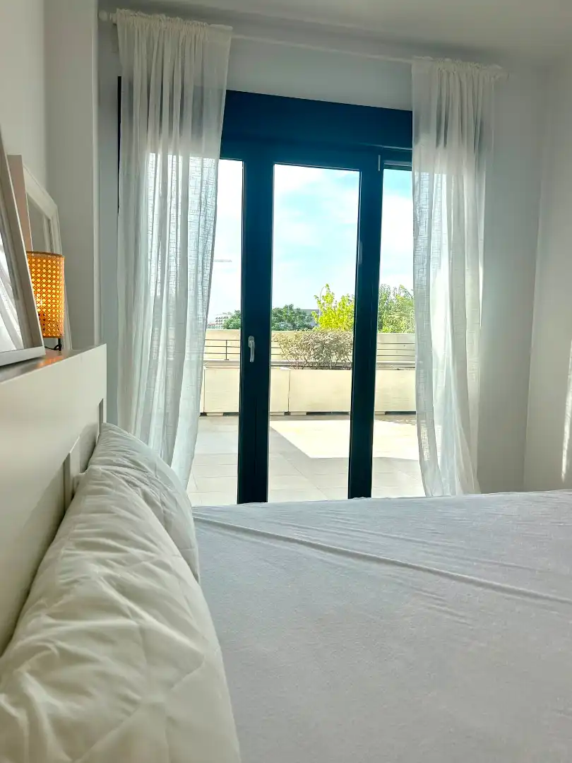 Bedroom of Flat for rent in Granada  with Air Conditioner, Heating and Terrace