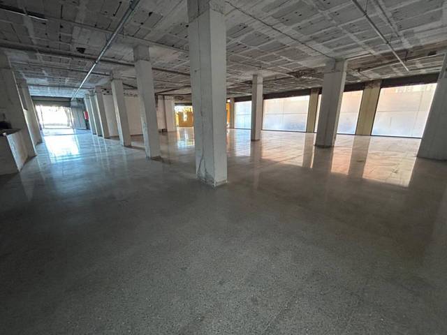 Local comercial en Alquiler en Ronda Pintor Rafael Estrany en Rocafonda