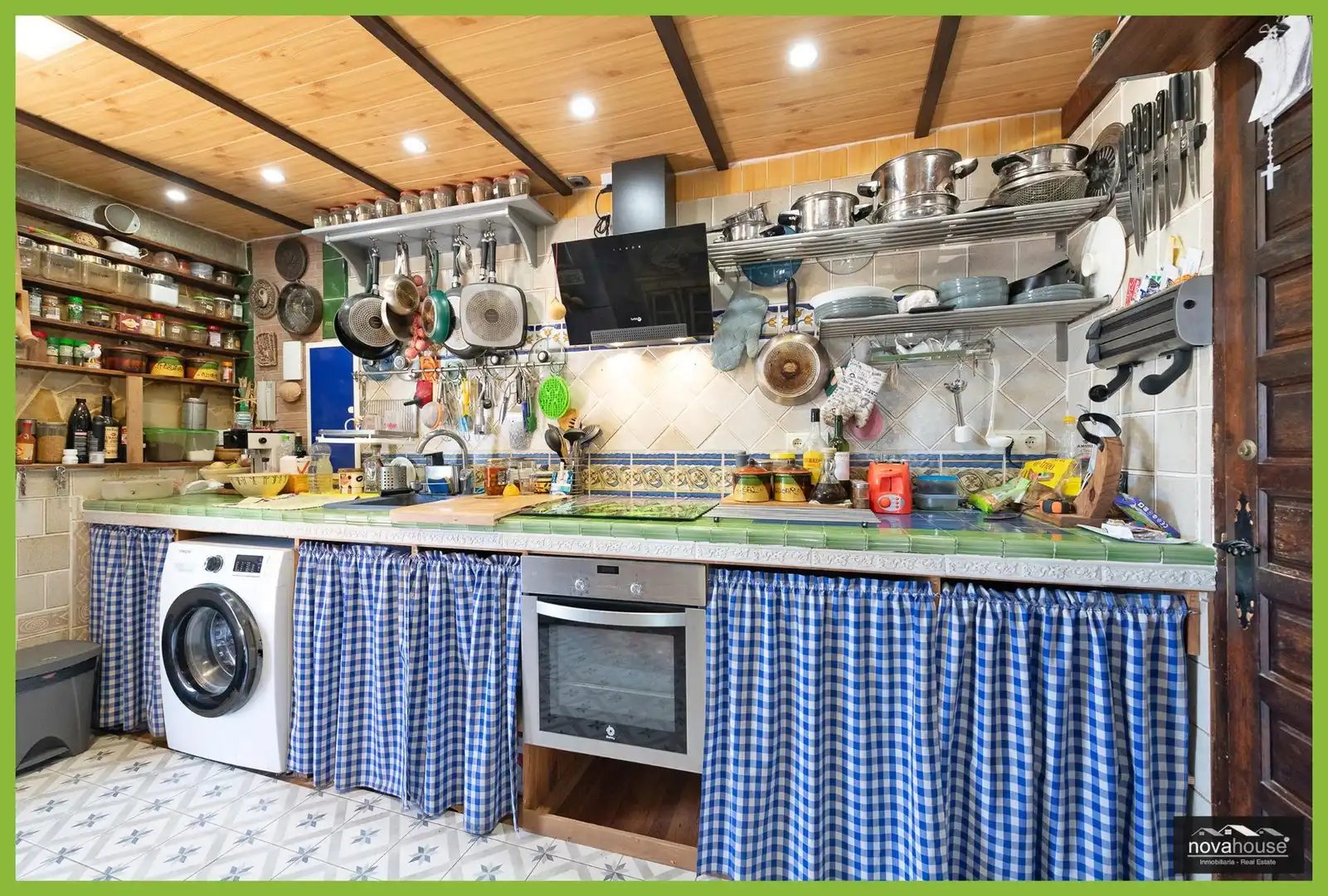 Kitchen of Houses for sale in Moclinejo