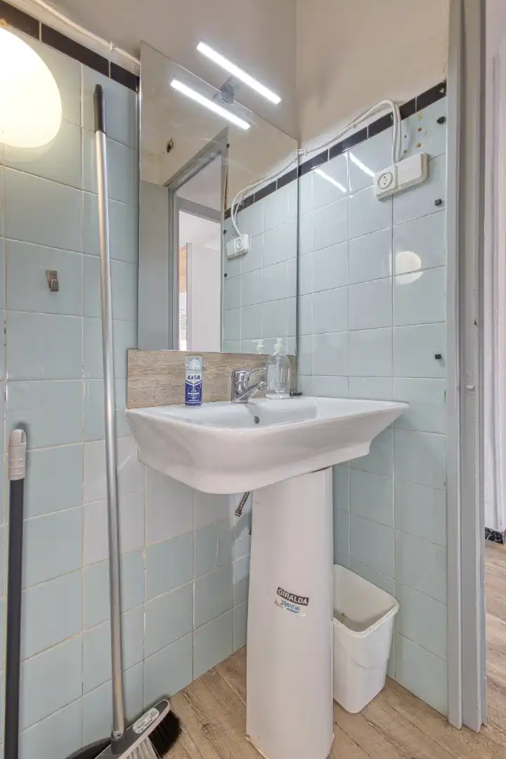 Badezimmer von Wohnung zum Verkauf in Jijona / Xixona mit Klimaanlage, Heizung und Parkett