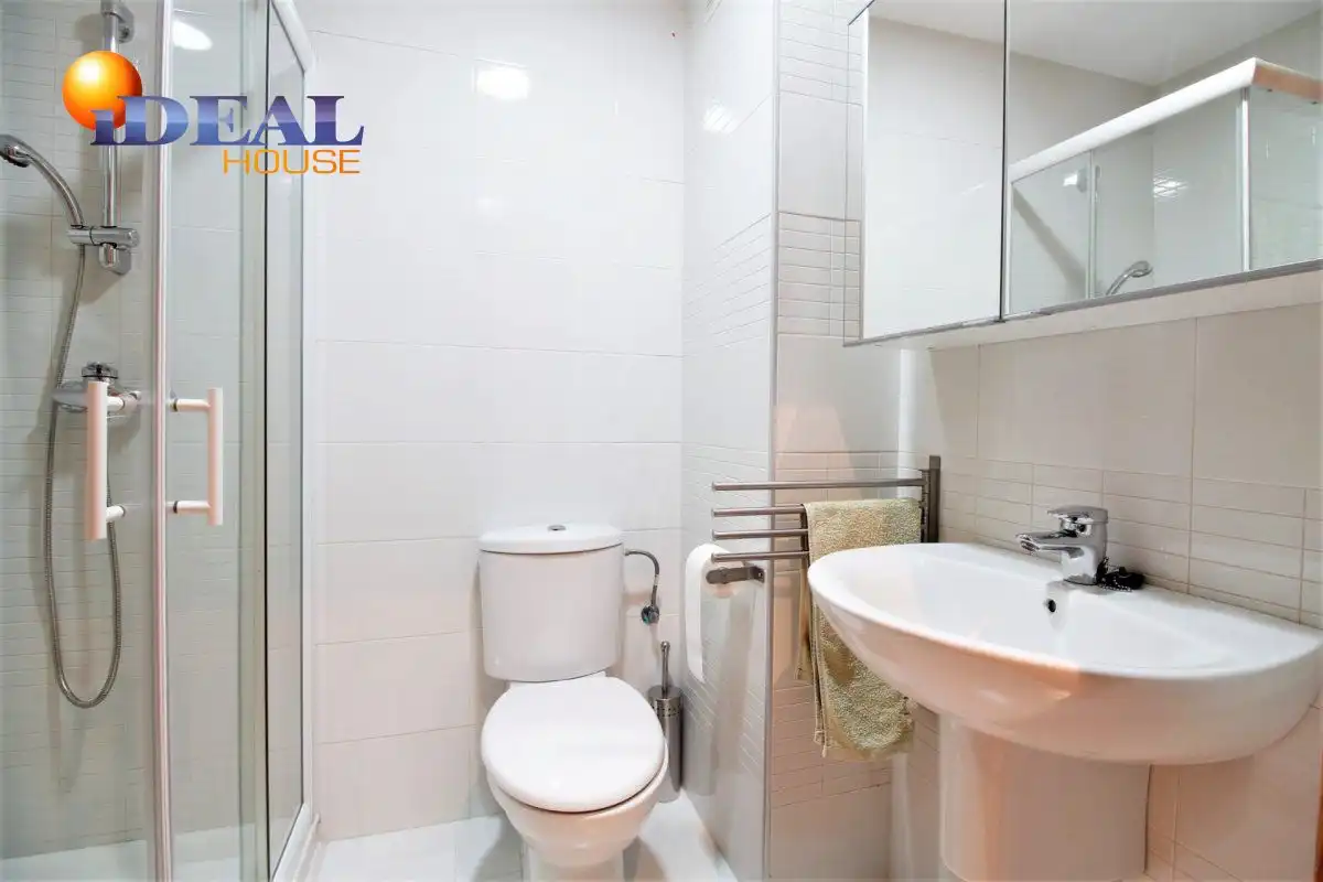 Bathroom of Flat for rent in Maracena  with Heating, Terrace and Furnished