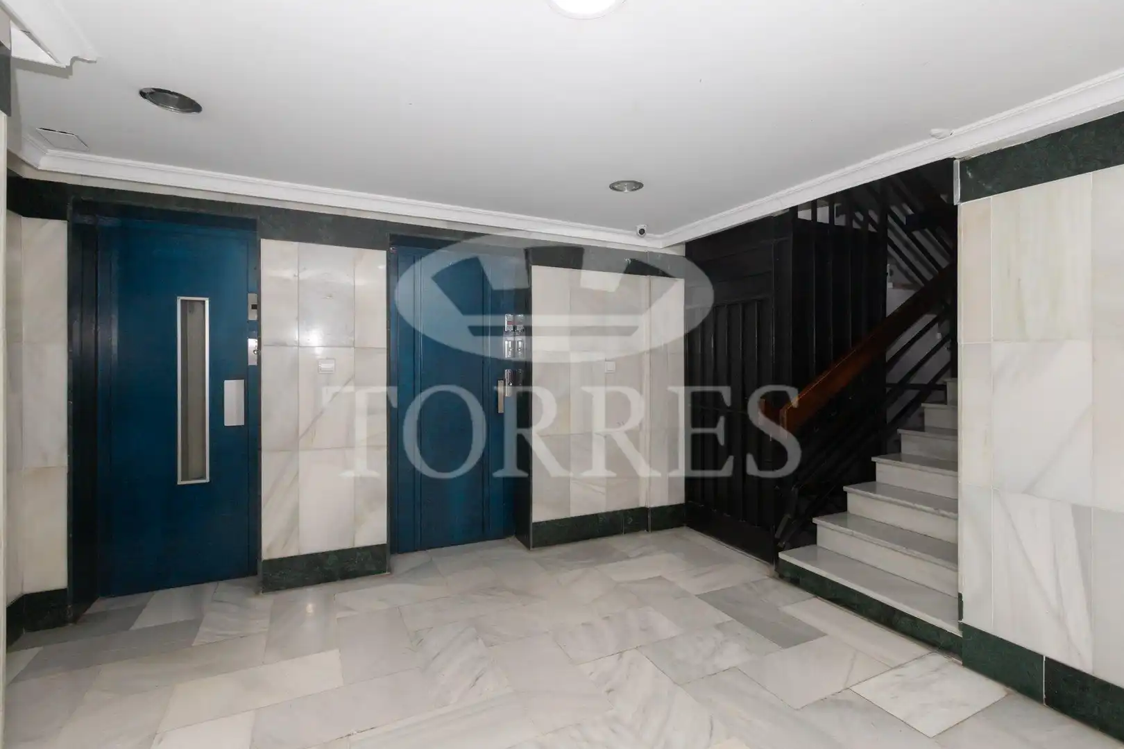 Piso en venta en AYALA, Parque Ayala - Jardín de la Abadía - Huelín