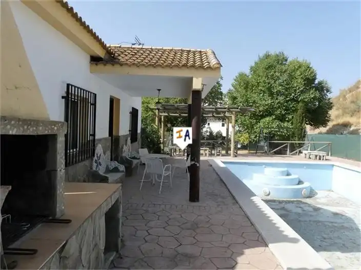 Villa mit Pool zum Verkauf in Priego de Córdoba, imagen 2