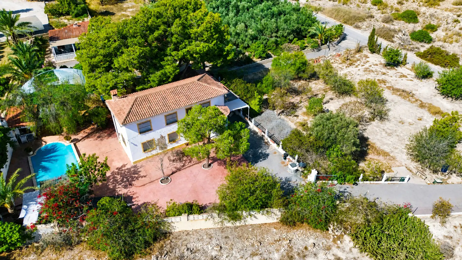 Chalet con piscina en venta en Partidas de Alicante