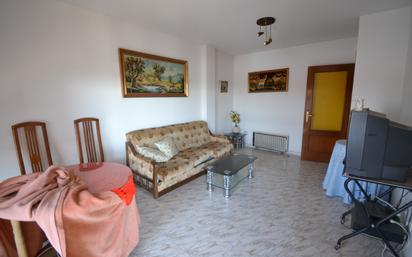 Living room of Flat for sale in Malpartida de Plasencia  with Air Conditioner, Terrace and Furnished