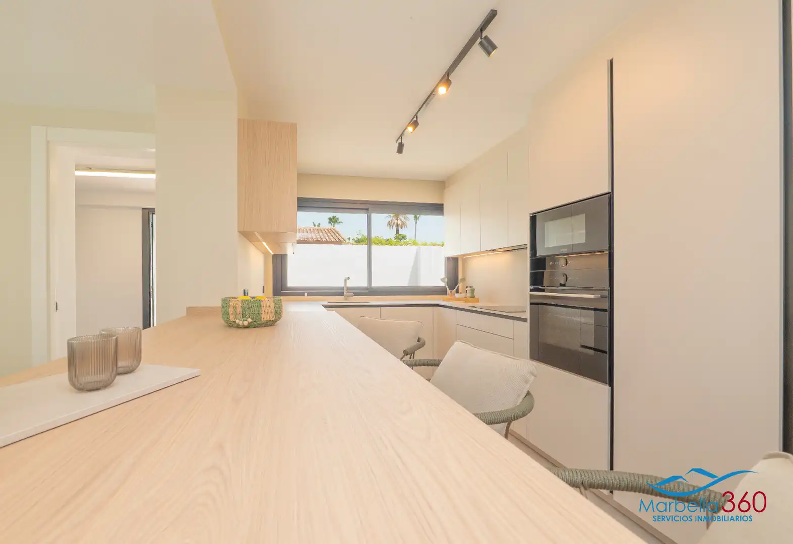 Cocina de Casa o chalet en venta en Estepona con Aire acondicionado, Calefacción y Jardín privado
