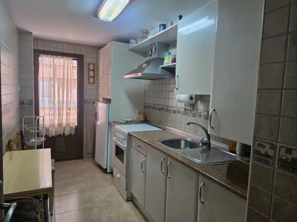 Cocina de Piso en venta en Jaca con Calefacción, Terraza y Trastero