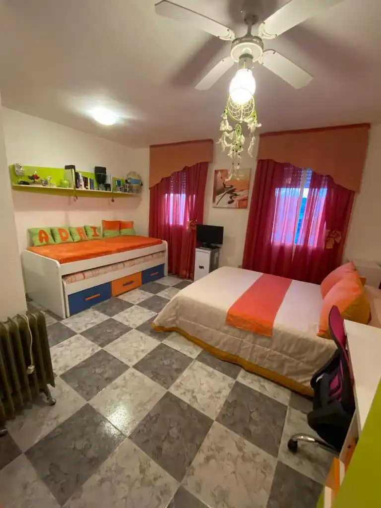 Casa adosada en venta en Rus