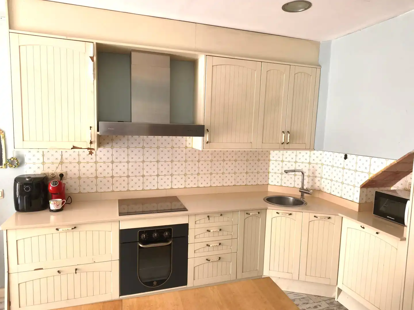 Cuina de Casa o xalet en venda en Vilanova i la Geltrú amb Aire condicionat, Terrassa i Balcó