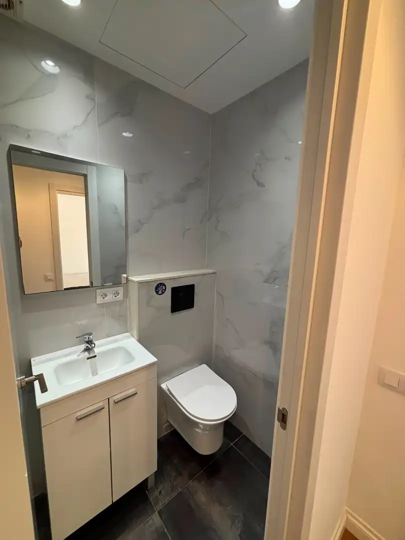 Baño de Piso en venta en Barcelona con Balcón