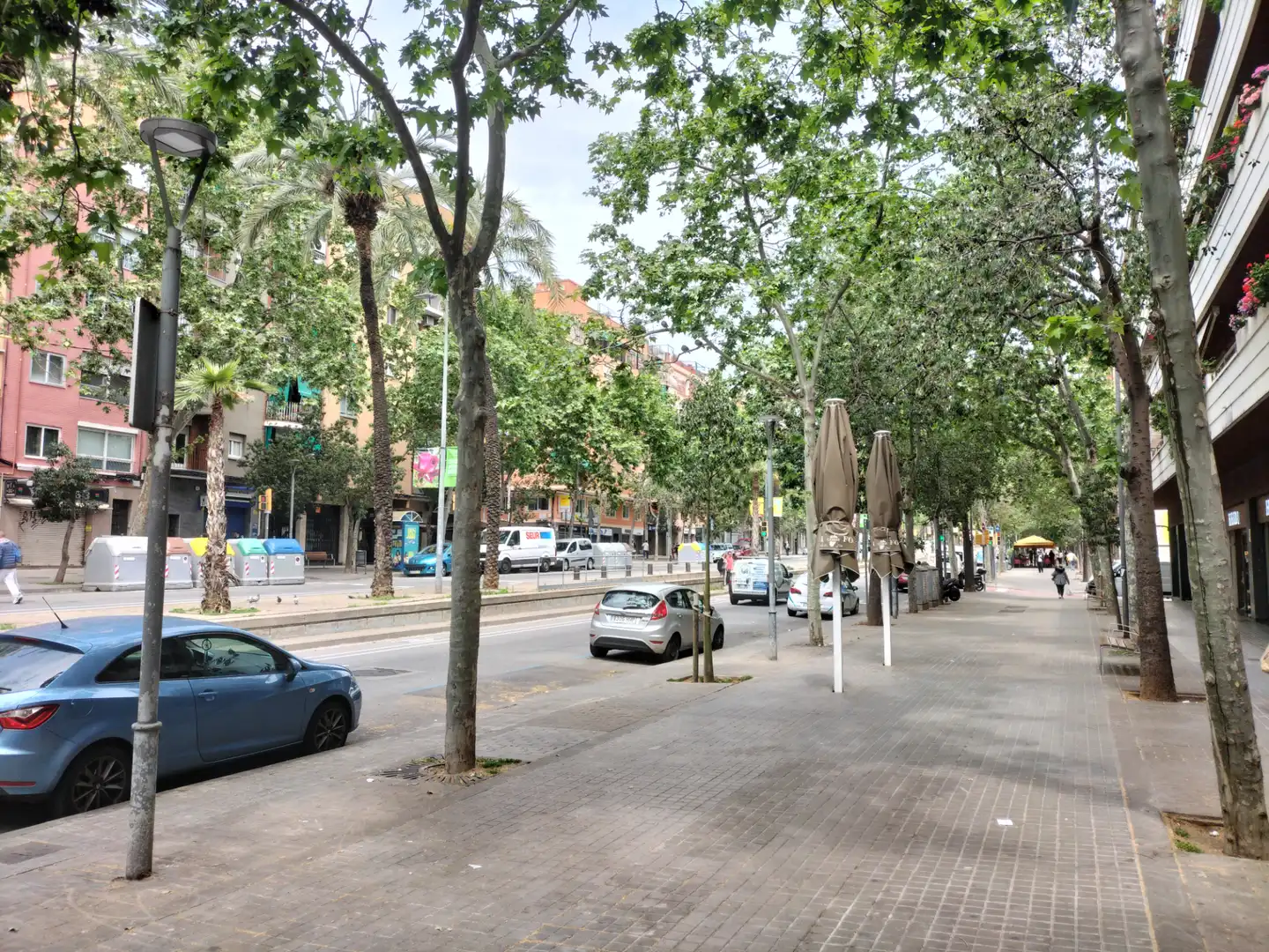 Vista exterior de Edifici en venda en Barcelona