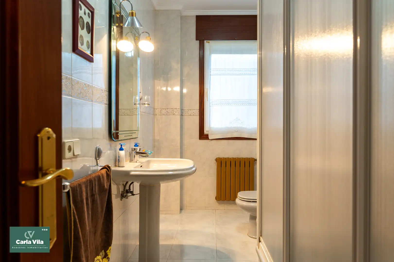 Bany de Casa o xalet en venda en Lugo amb Calefacció, Jardí privat i Parquet
