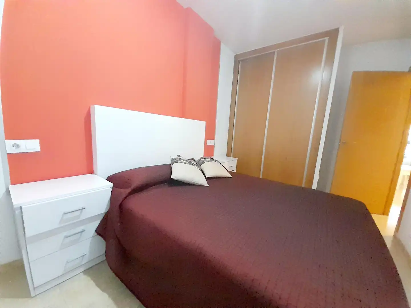 Wohnung zur Miete in Avenida de los Jerónimos, Guadalupe