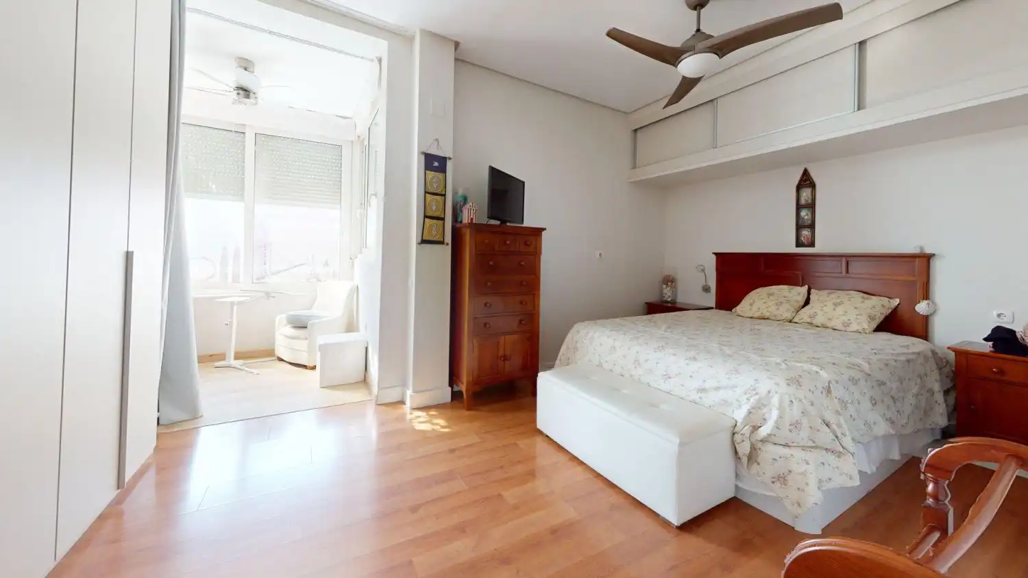 Bedroom of Flat for sale in Sevilla  with Air Conditioner and Parquet flooring