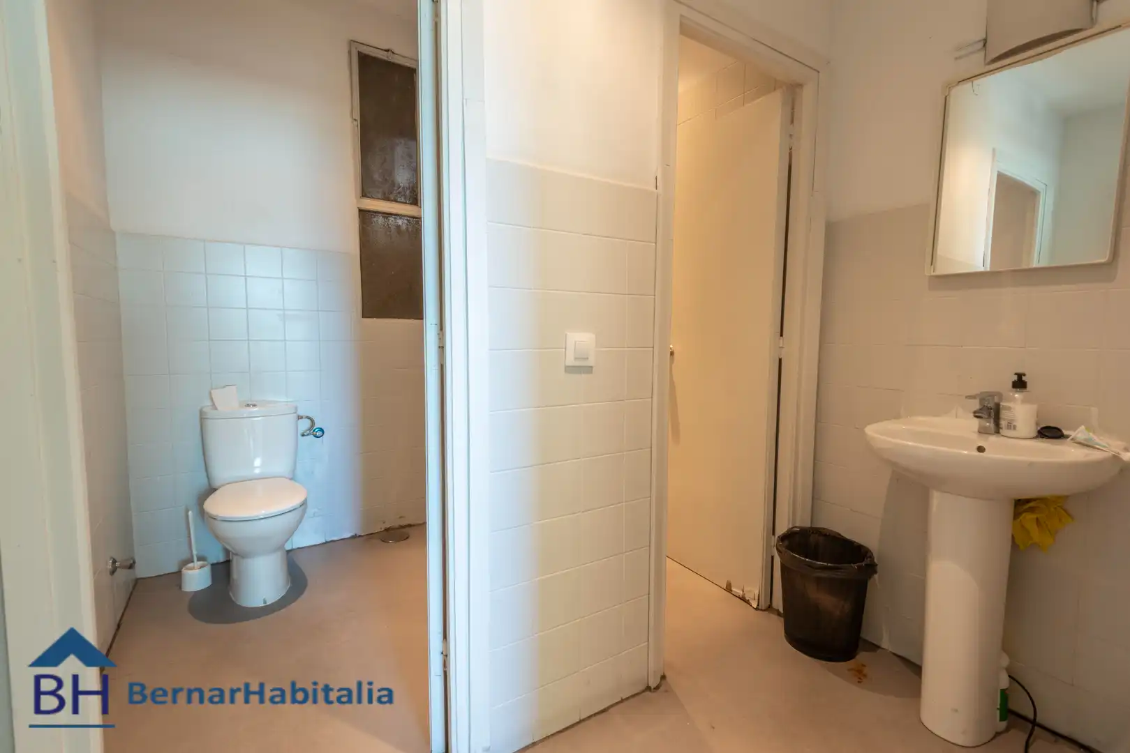 Badezimmer von Fabrikhallen zum Verkauf in Madrid mit Alarm
