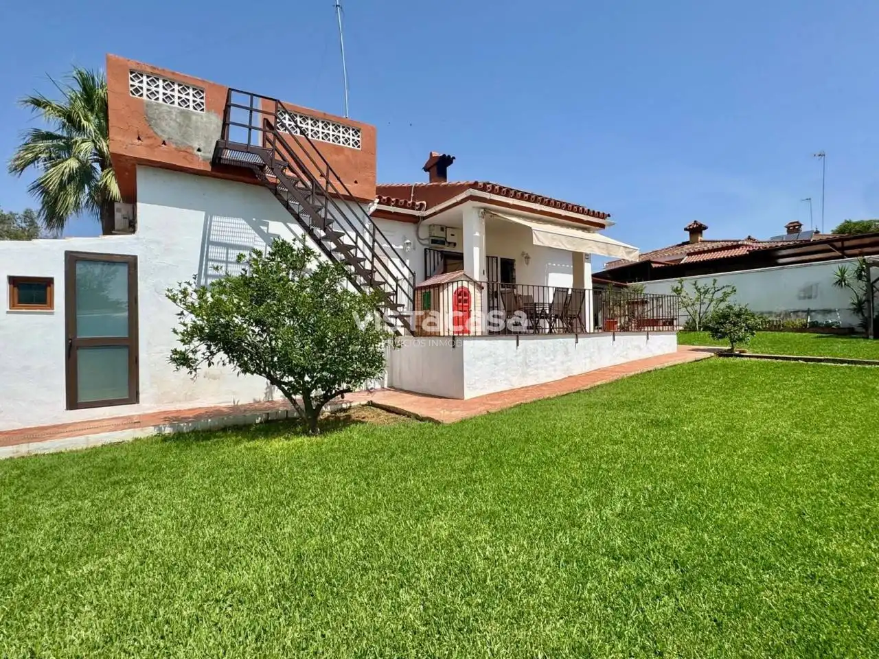 Vista exterior de Casa o chalet en venta en Mairena del Alcor con Aire acondicionado, Calefacción y Jardín privado