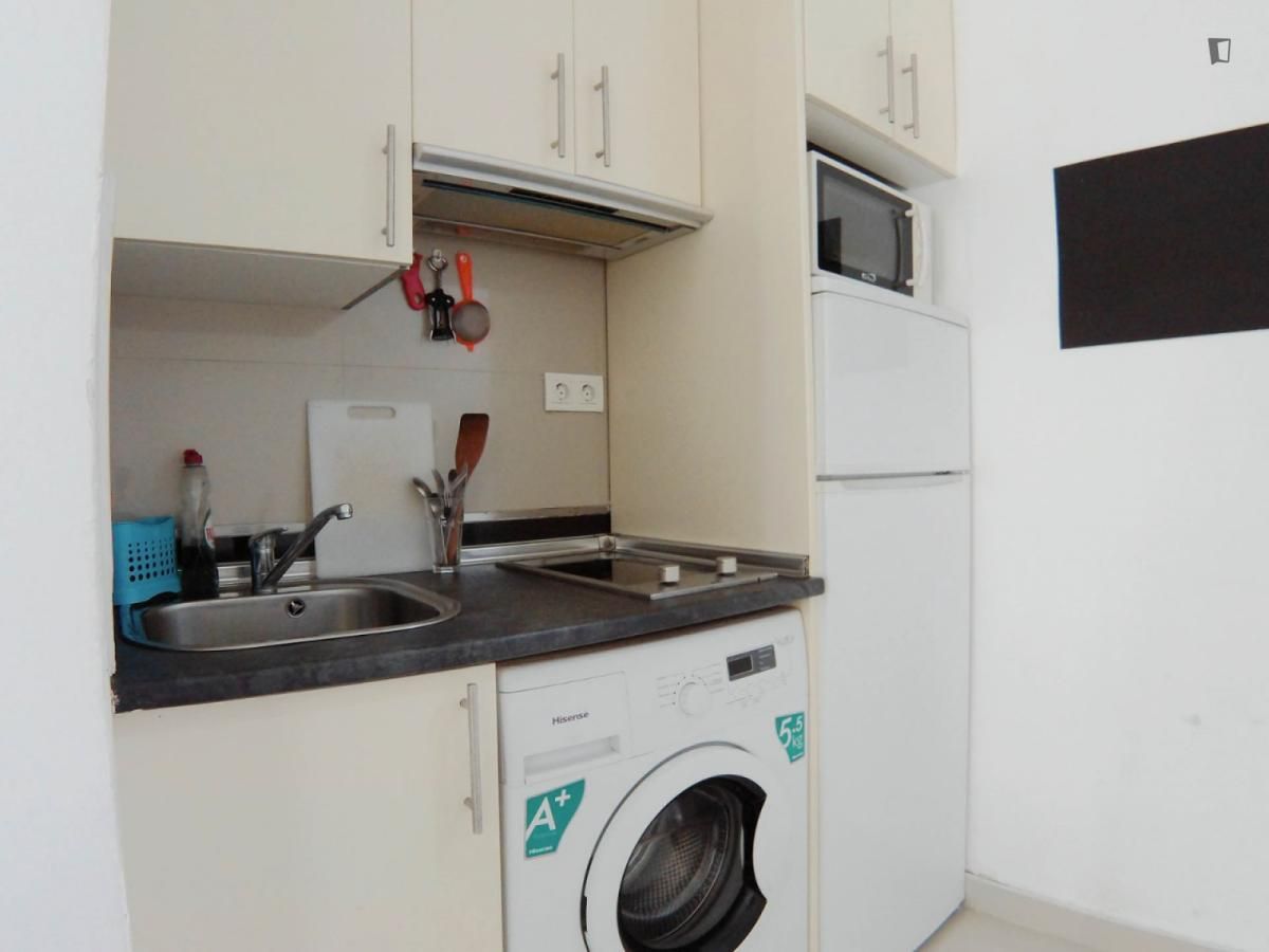 Study to rent in Puerta del Ángel