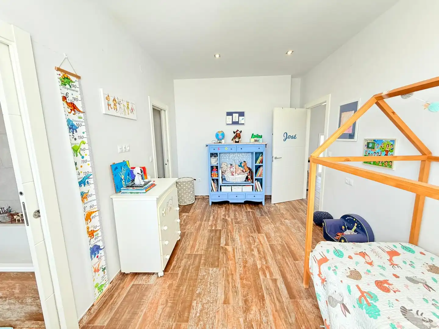 Dormitori de Casa o xalet en venda en Vélez-Málaga amb Aire condicionat, Jardí privat i Traster