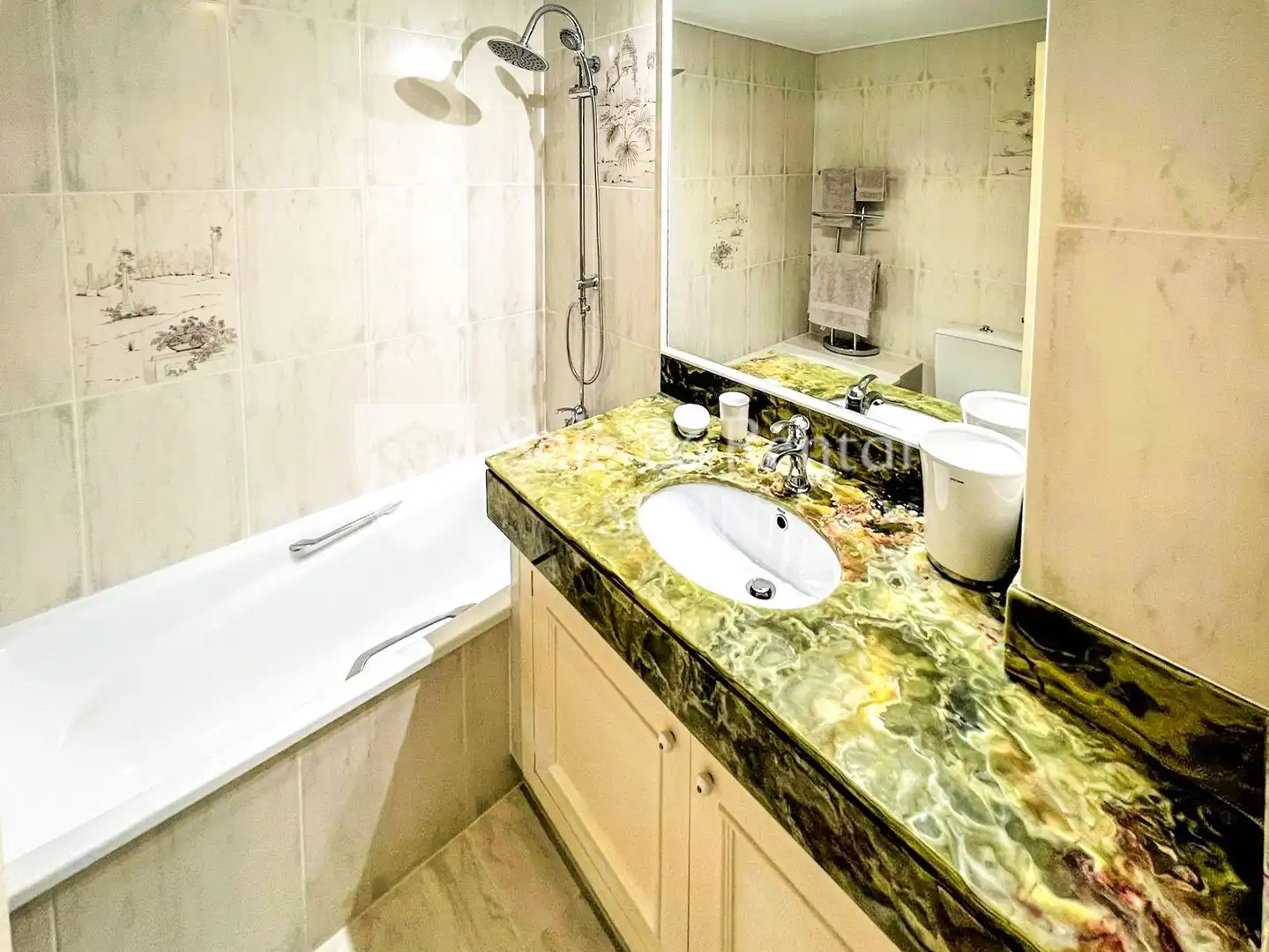 Badezimmer von Wohnung zum Verkauf in Sant Feliu de Guíxols mit Heizung, Privatgarten und Terrasse