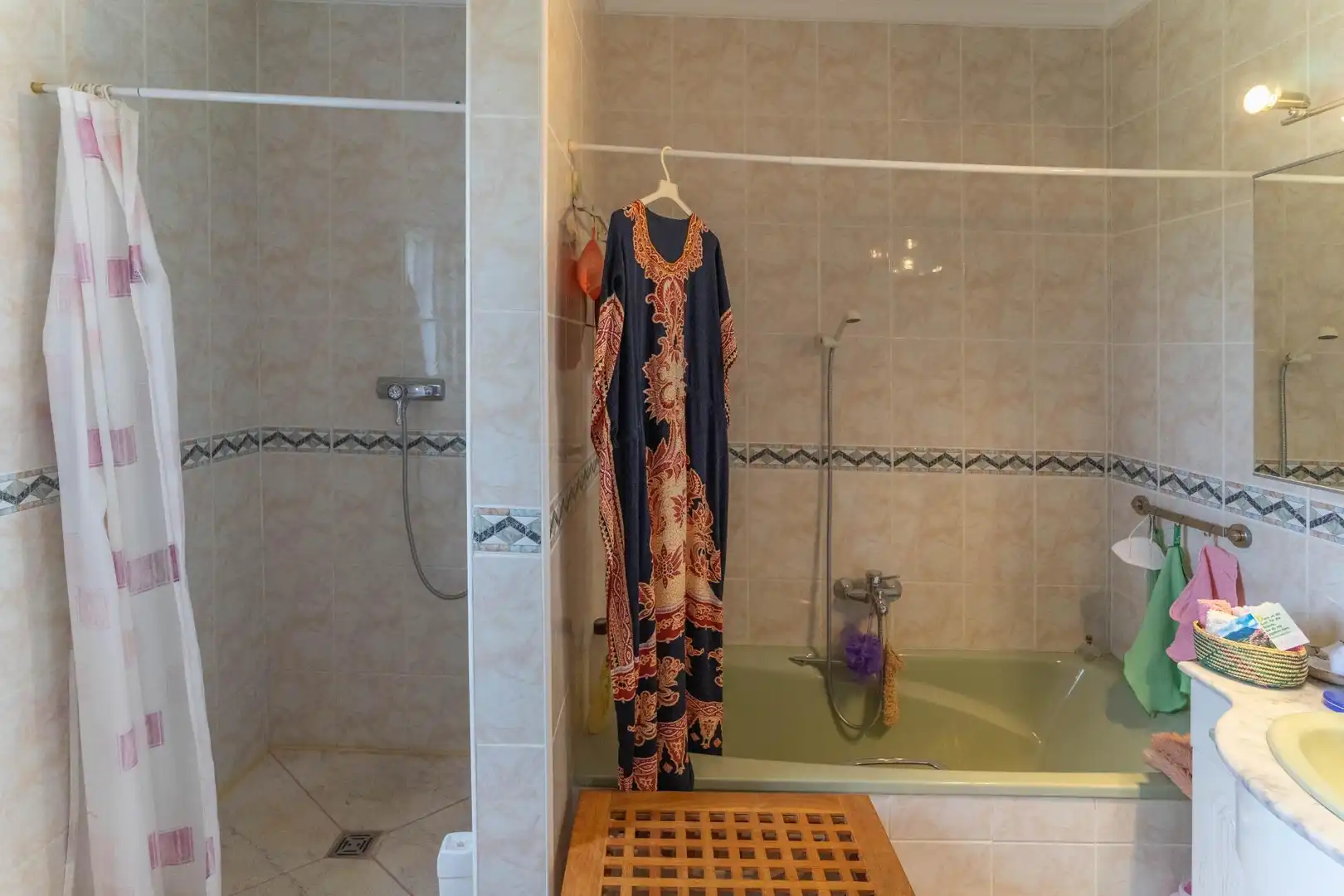Badezimmer von Haus oder Chalet zum Verkauf in Alhaurín El Grande mit Klimaanlage, Privatgarten und Terrasse