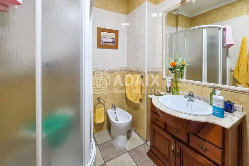 Bathroom of Flat for sale in Úbeda, Jaén