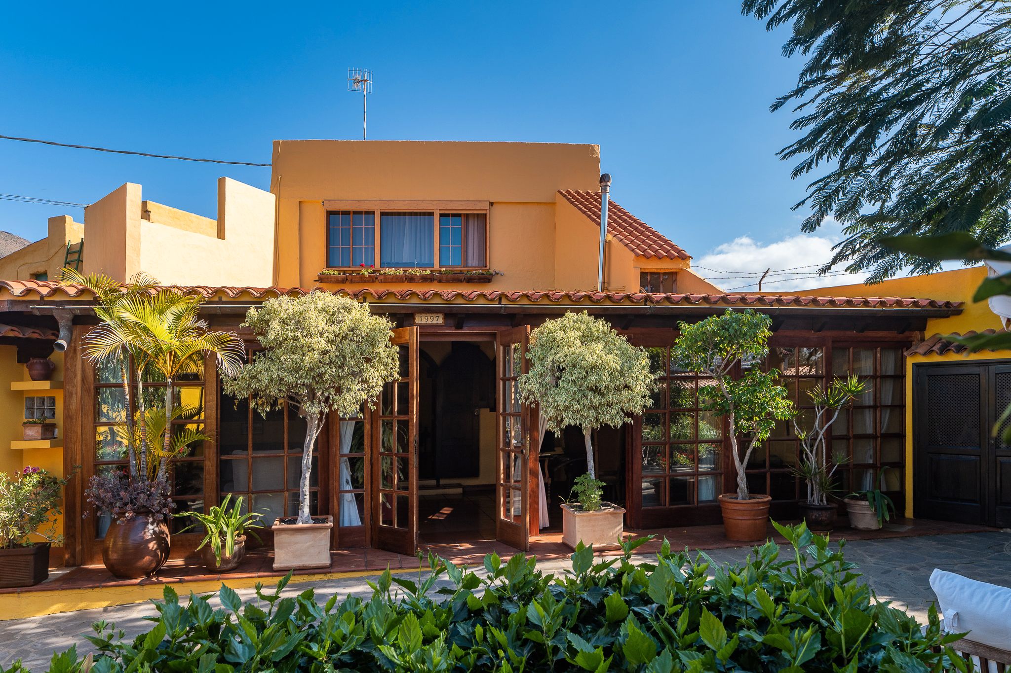 Exterior view of House or chalet for sale in Gáldar  with Air Conditioner, Private garden and Terrace