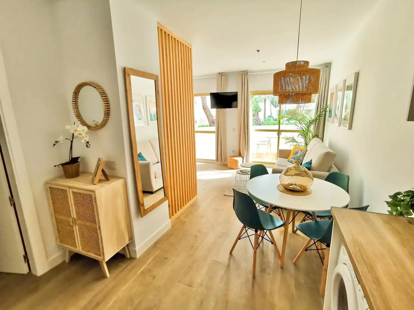 Living room of Flat for sale in Marbella  with Air Conditioner, Heating and Private garden