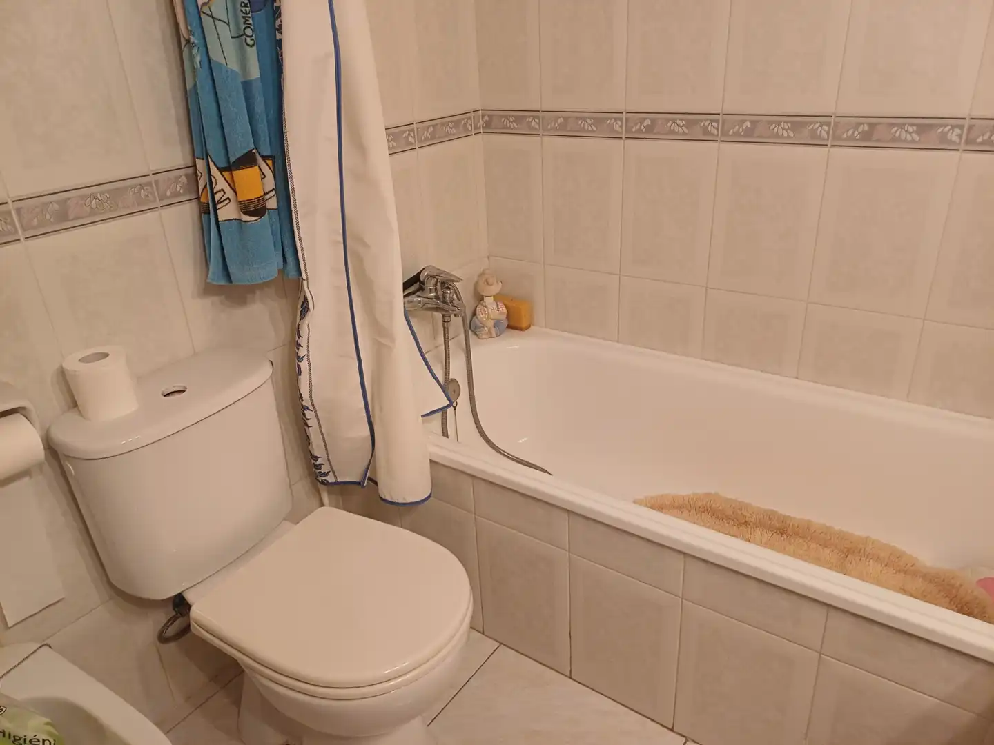 Baño de Apartamento en venta en Pineda de Mar con Calefacción, Terraza y Amueblado