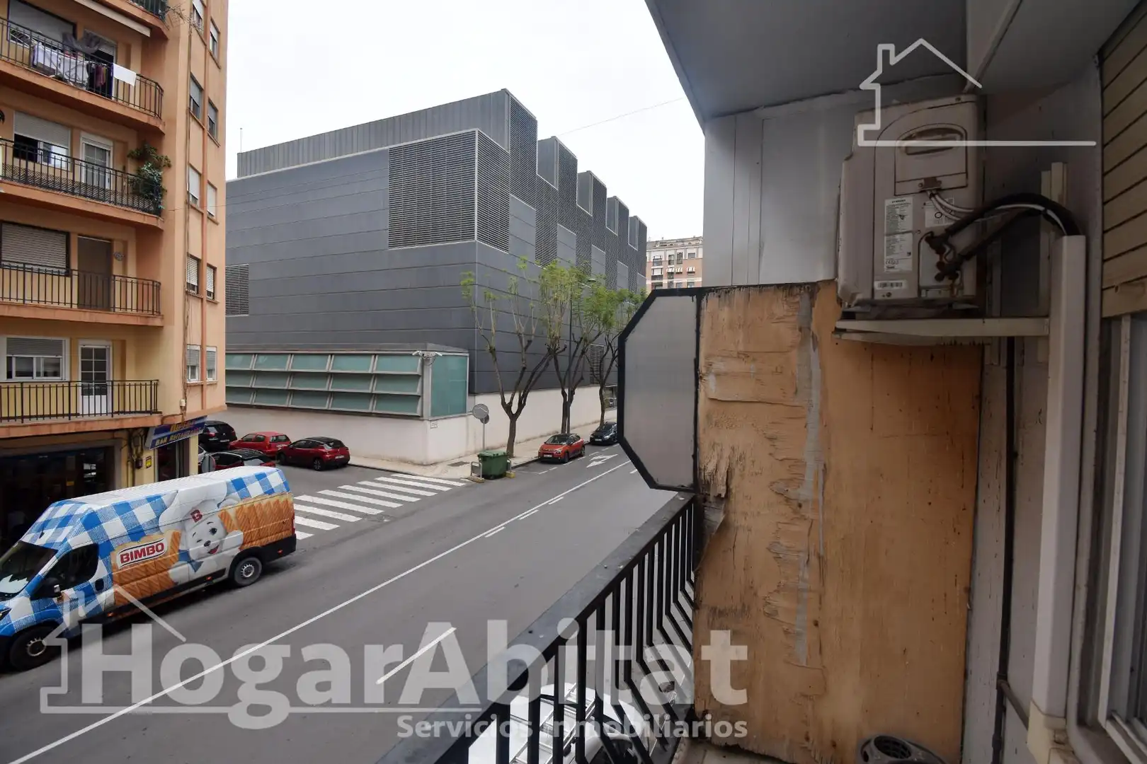 Vista exterior de Pis en venda en Castellón de la Plana / Castelló de la Plana amb Aire condicionat, Calefacció i Moblat