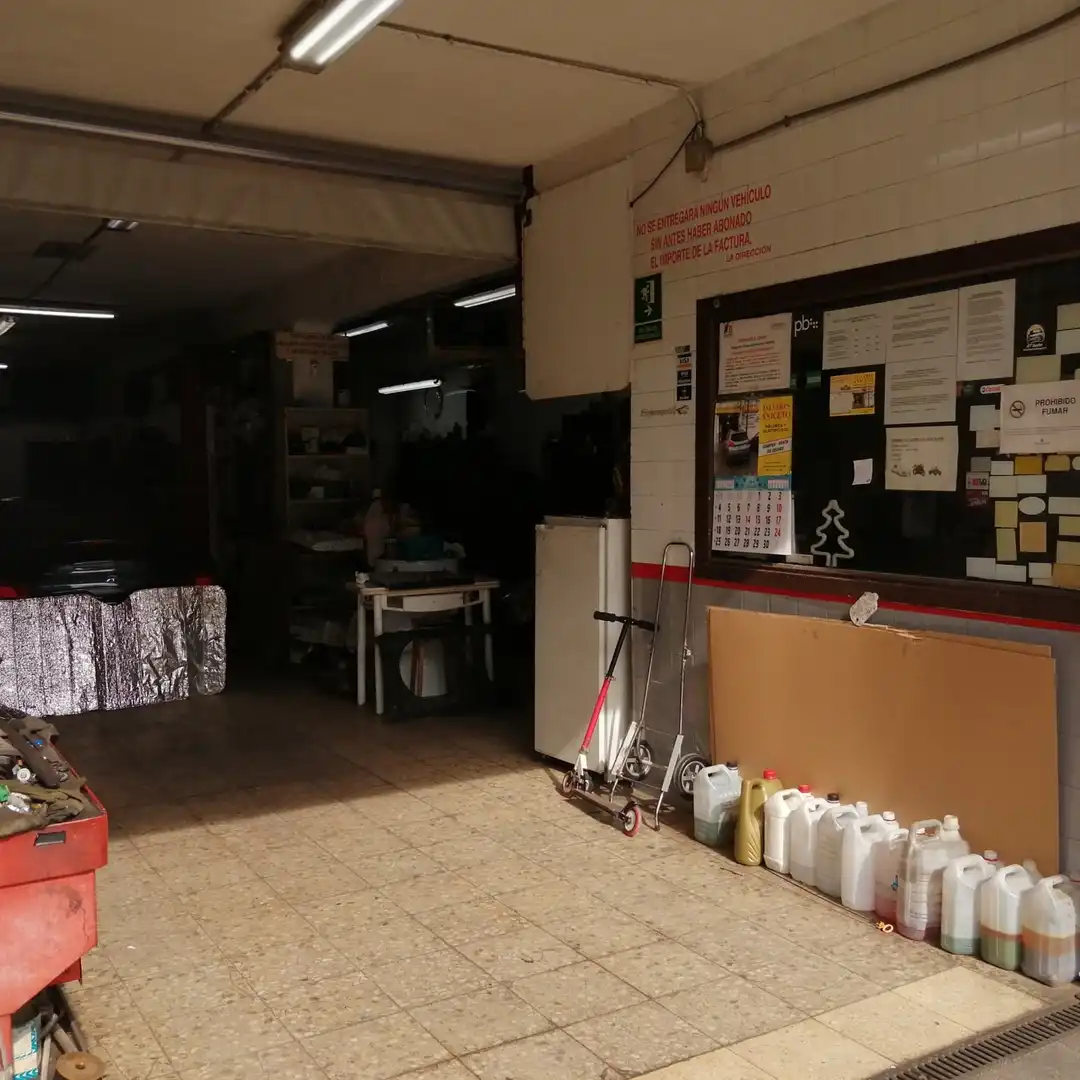 Commercial properties for sale in Móstoles  with Air Conditioner and Furnished